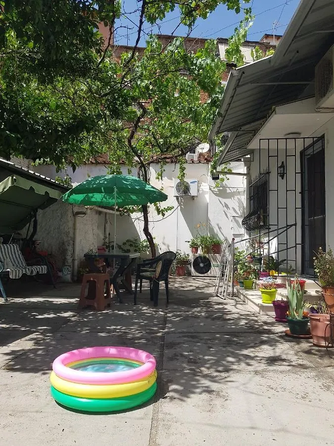 Centrally Located Lemon House Tirana